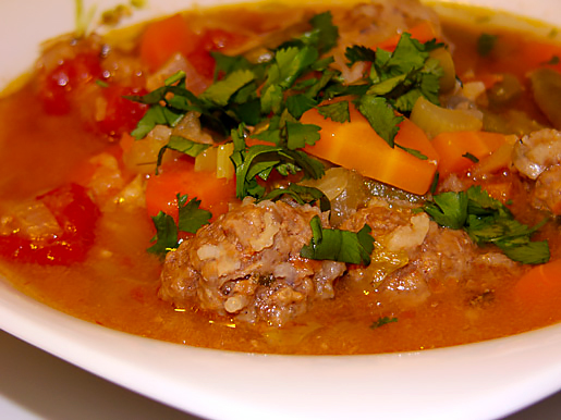 Суп с фрикадельками в мексиканском стиле