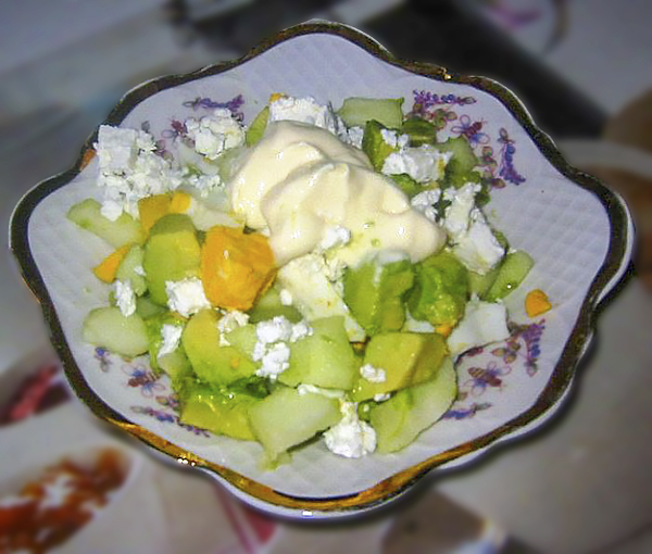 Салат из авокадо с фетой
