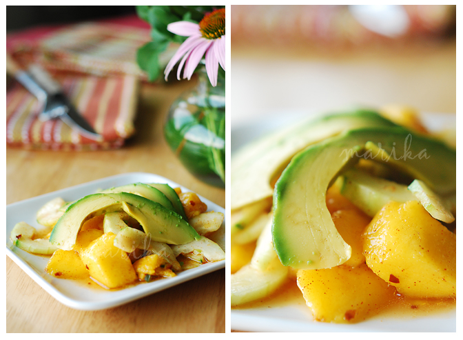 Салат из манго, авокадо и огурцов
