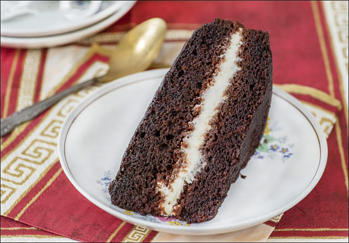 Шоколадный пирог в одной посуде (All-in-the-Pan Chocolate Cake with Chocolate Butter Icing)
