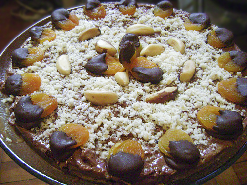 Шоколадный торт с бразильскими орехами (Bolo de Chocolate com Castanha do Pará)