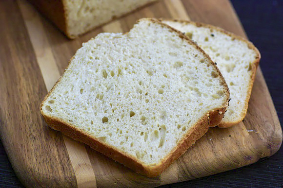 Белый хлеб для сэндвичей на закваске