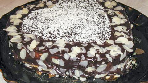 Бисквитный торт с суфле и шоколадной глазурью
