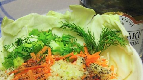 Лаханосалата (капустный салат)