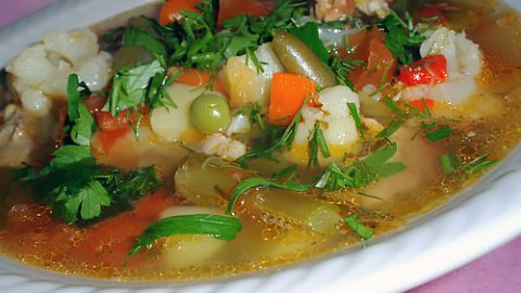 Быстрый суп из замороженных овощей с мясом