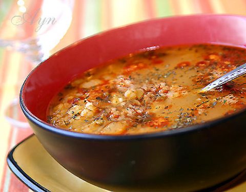 Суп из чечевицы и булгура (Ezogelin çorbası)