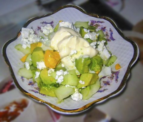 Салат из авокадо с фетой