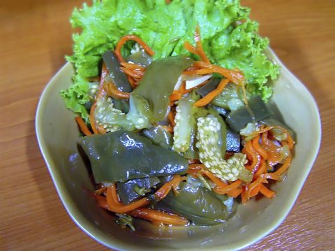 Острый салат из баклажанов