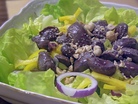 Салат с конфи из утиных желудков (Salade de Gésiers de Canard Confits)