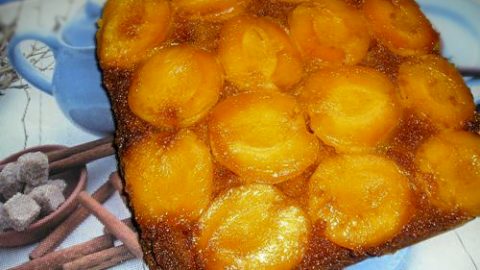 Перевернутый абрикосовый пирог (Upside Down Apricot Cake)