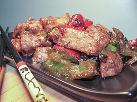 Мясо с зеленым луком по-китайски