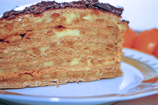 Шоколадно-медовый торт с заварным кремом (“Спартак”)