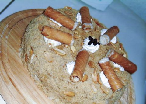Простой песочный торт с заварным кремом