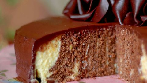 Шоколадно-абрикосовый торт